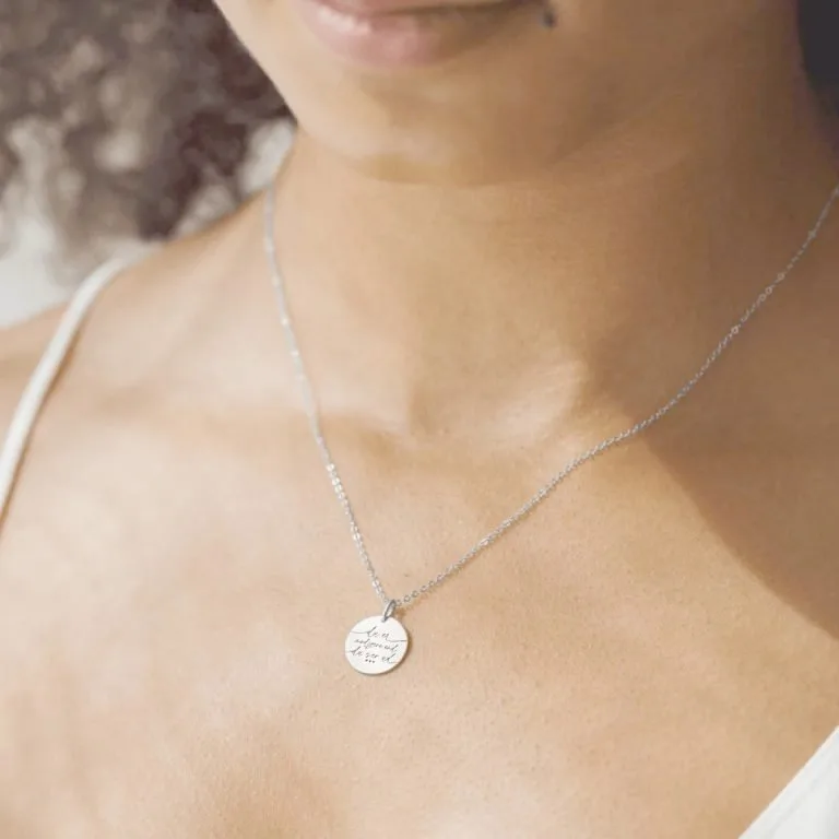 Du er modigere end du ser ud… - Personligt Smykke fra Øndig Jewellery. Bær modighedssymbol om halsen dagligt.