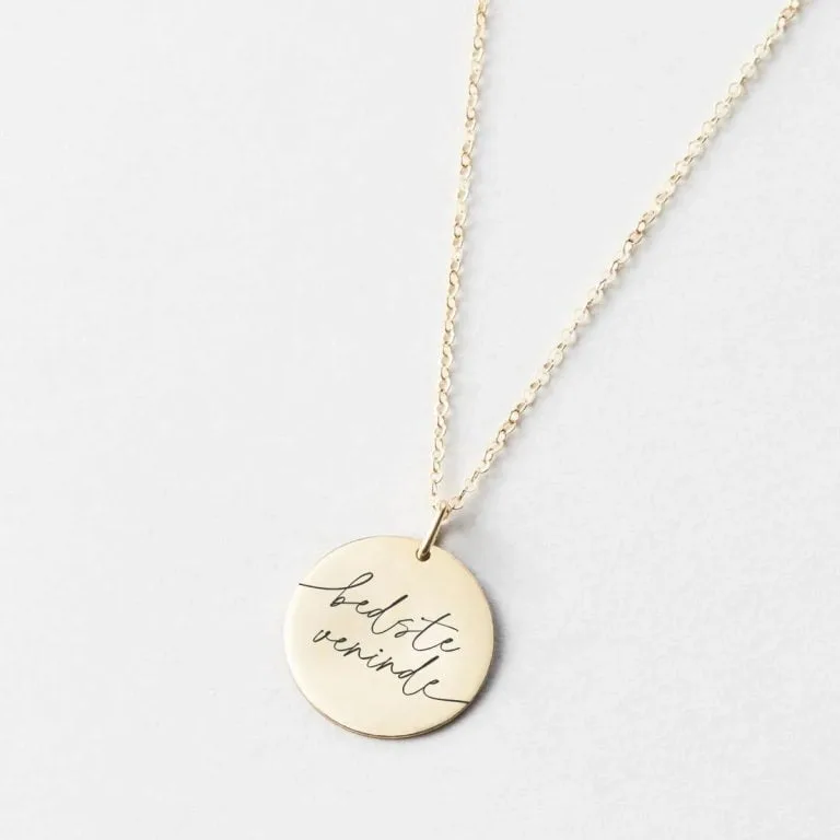 Bedste veninde - halskæde - Personligt Smykke fra Øndig Jewellery. En hyldest til det venskab, der står tidens prøve.