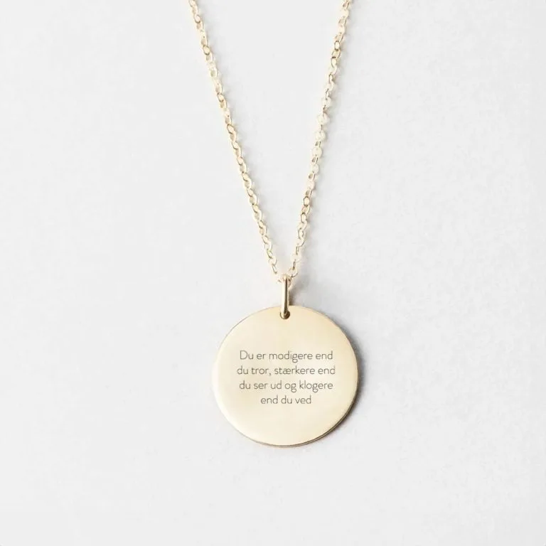 Du er modigere end du tror, stærkere end du ser ud og klogere end du ved - halskæde - Personligt Smykke fra Øndig Jewellery. En styrkende besked, der opmuntrer til selvindsigt og selvtillid.