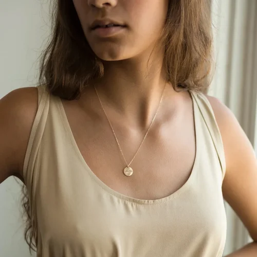 Faster - halskæde - Personligt Smykke fra Øndig Jewellery. En hyldest til en ofte overset, men elsket familiemedlem.