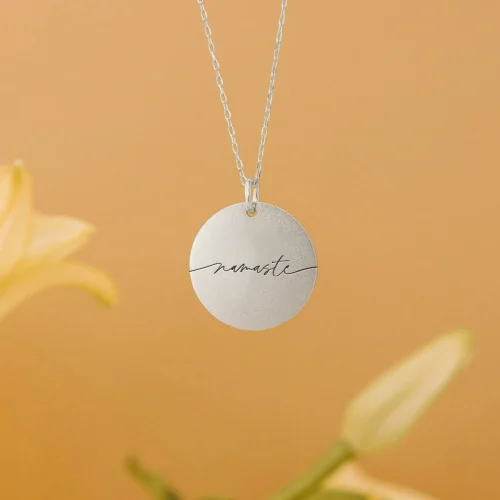 Namaste - halskæde - Personligt Smykke fra Øndig Jewellery. En hilsen af respekt og spiritualitet.