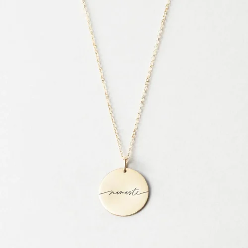 Namaste - halskæde - Personligt Smykke fra Øndig Jewellery. En hilsen af respekt og spiritualitet.