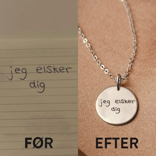 Håndskrevet besked på rundt vedhæng
