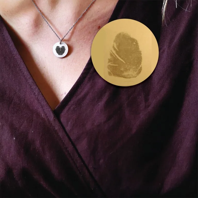Hjerte fingeraftryk halskæde - Personligt Smykke fra Øndig Jewellery. To fingeraftryk som bliver til et hjerte - unik gave