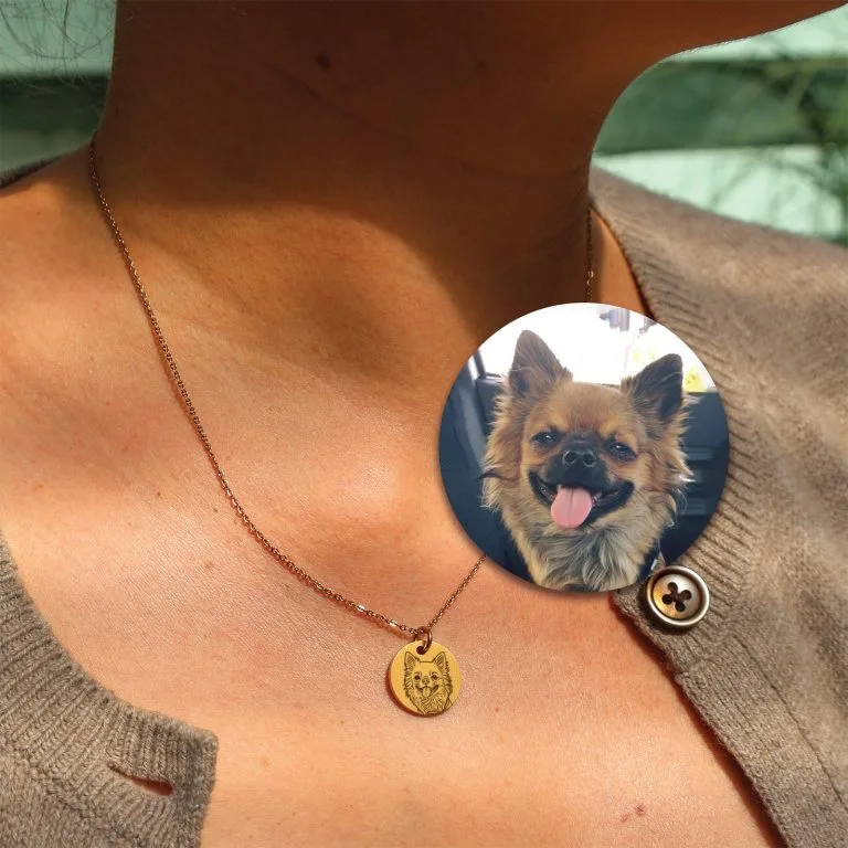 Din hunds ansigt i håndtegnet lineart på halskæde - Personligt Smykke fra Øndig Jewellery. Forevig din hund med personlig halskæde