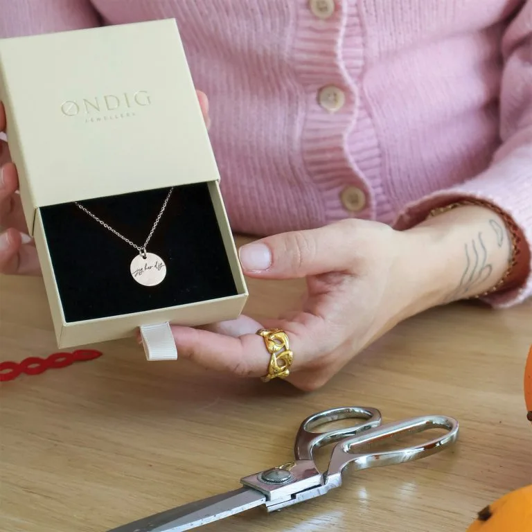 Jeg har dig halskæde - Personligt Smykke fra Øndig Jewellery. Personlig indgraveret halskæde til hende