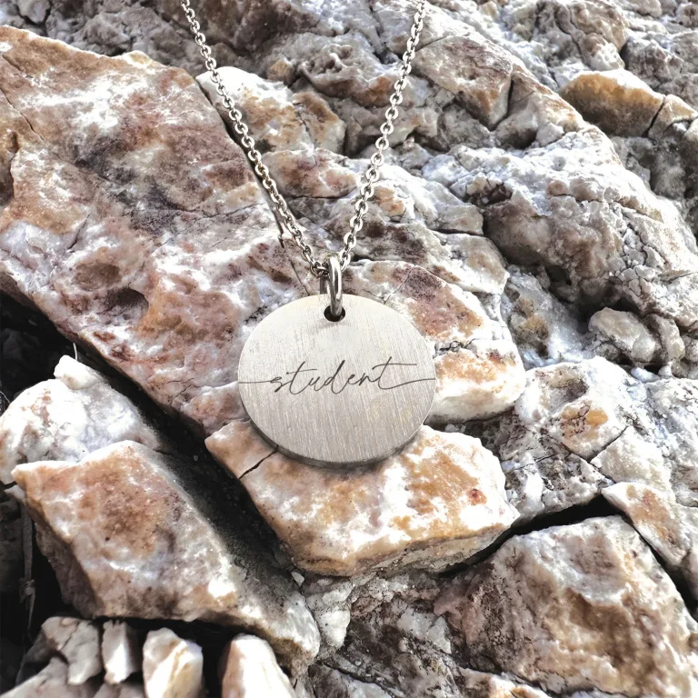 Student - halskæde - Personligt Smykke fra Øndig Jewellery. Personlig halskæde til studentens store dag