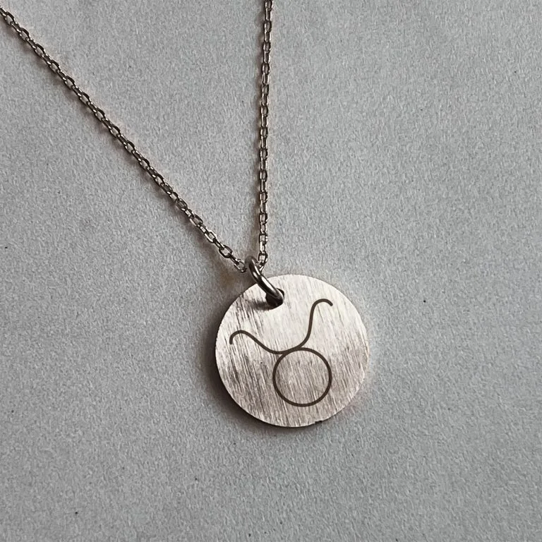 Tyren Stjernetegn - Personligt Smykke fra Øndig Jewellery. Stjernetegnet Tyren - Personliggør dit smykke
