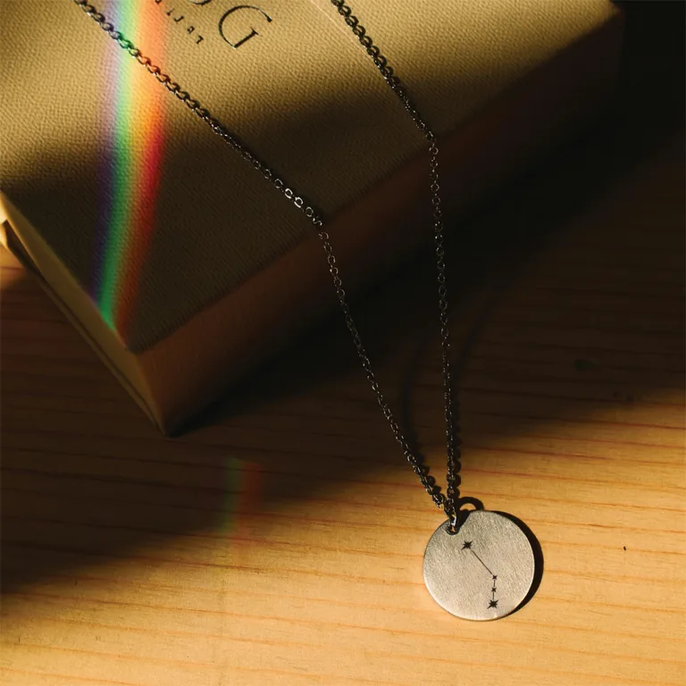 Vædderen Stjernebillede - Personligt Smykke fra Øndig Jewellery. Stjernebilledet Vædderen - kan personligøres