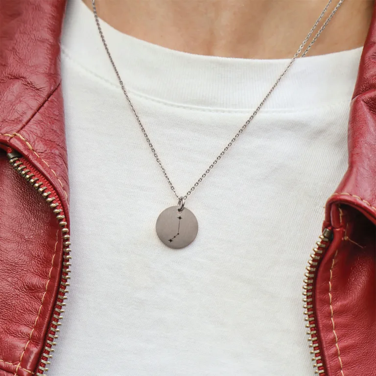 Vædderen Stjernebillede - Personligt Smykke fra Øndig Jewellery. Stjernebilledet Vædderen - kan personligøres