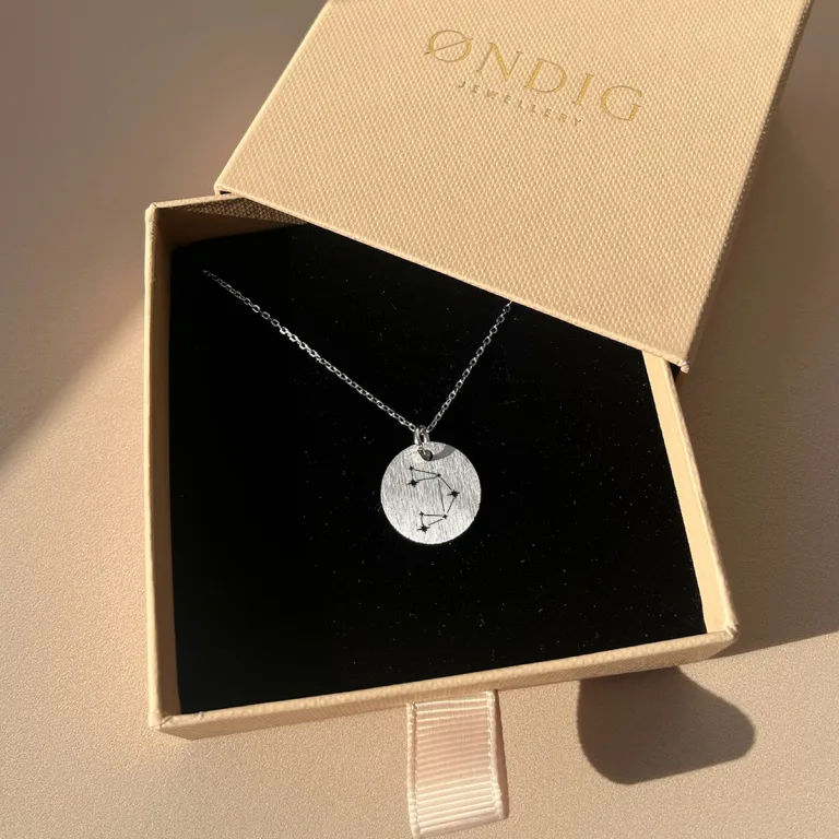 Vægten Stjernebillede - Personligt Smykke fra Øndig Jewellery. Stjernebilledet Vægten - kan personligøres
