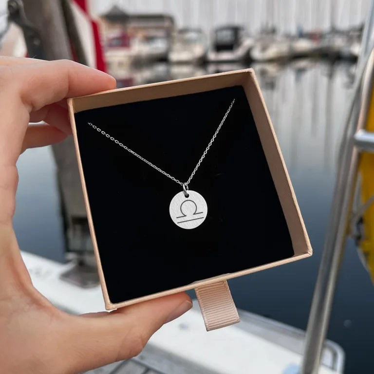 Vægten Stjernetegn - Personligt Smykke fra Øndig Jewellery. Stjernetegnet Vægten - Personliggør dit smykke
