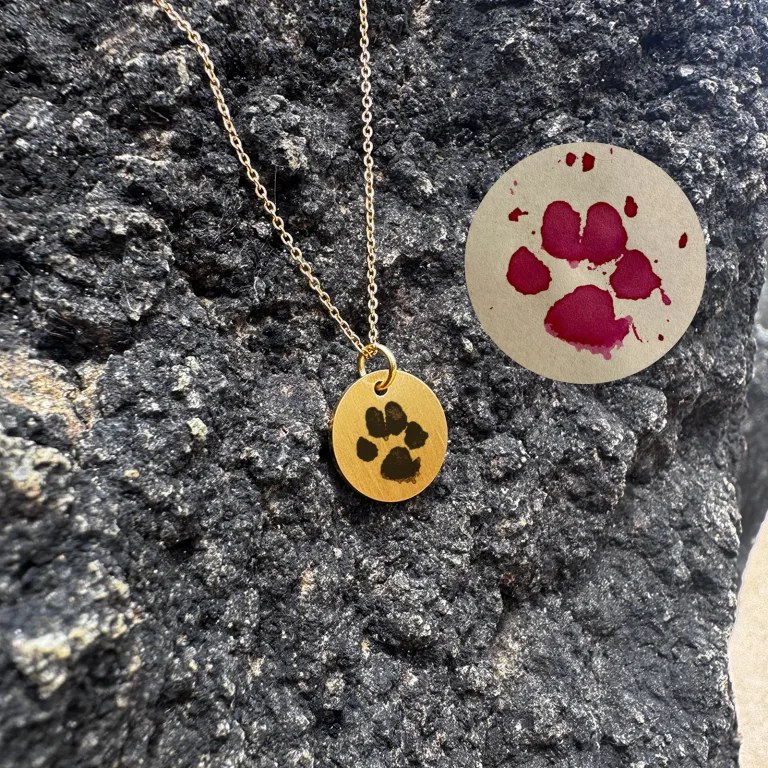 Hundepote aftryk - Personligt Smykke fra Øndig Jewellery. Forevig dit bånd med dit kæledyr
