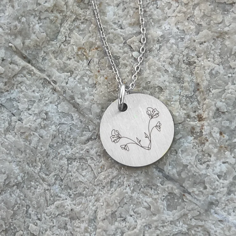 Jordemoder halskæde - Æggestok & blomster - Personligt Smykke fra Øndig Jewellery. Smuk og unik gave til jordemoderen - Personliggør smykket