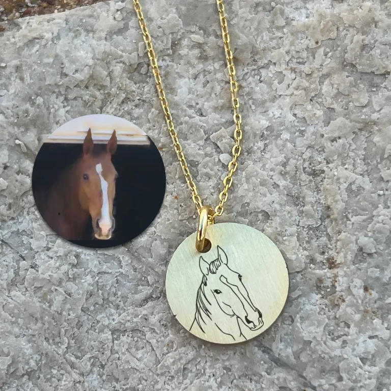Line-art halskæde af din hest - Personligt Smykke fra Øndig Jewellery. Personlig, håndlavet kærlighedsgave