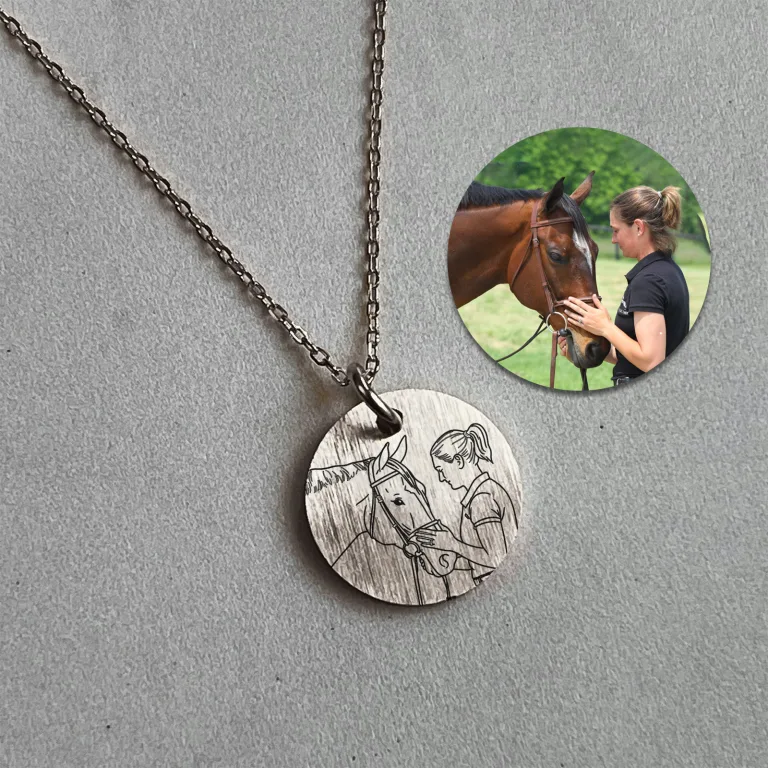 Line-art halskæde af din hest - Personligt Smykke fra Øndig Jewellery. Personlig, håndlavet kærlighedsgave