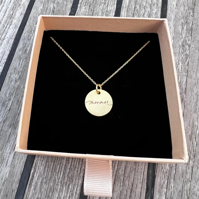 Mormor/farmor - halskæde - Personligt Smykke fra Øndig Jewellery. Kærlig, tidløs gave til hende