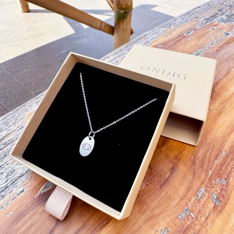 Krebsen Stjernetegn Superellipse Halskæde - Personligt Smykke fra Øndig Jewellery. Personlig Krebsen superellipse-halskæde
