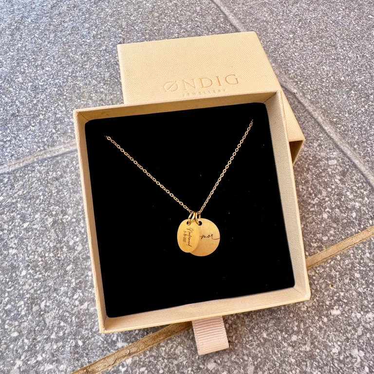 Nonfirmand superellipse halskæde - Personligt Smykke fra Øndig Jewellery. Superellipse-halskæde med din gravering