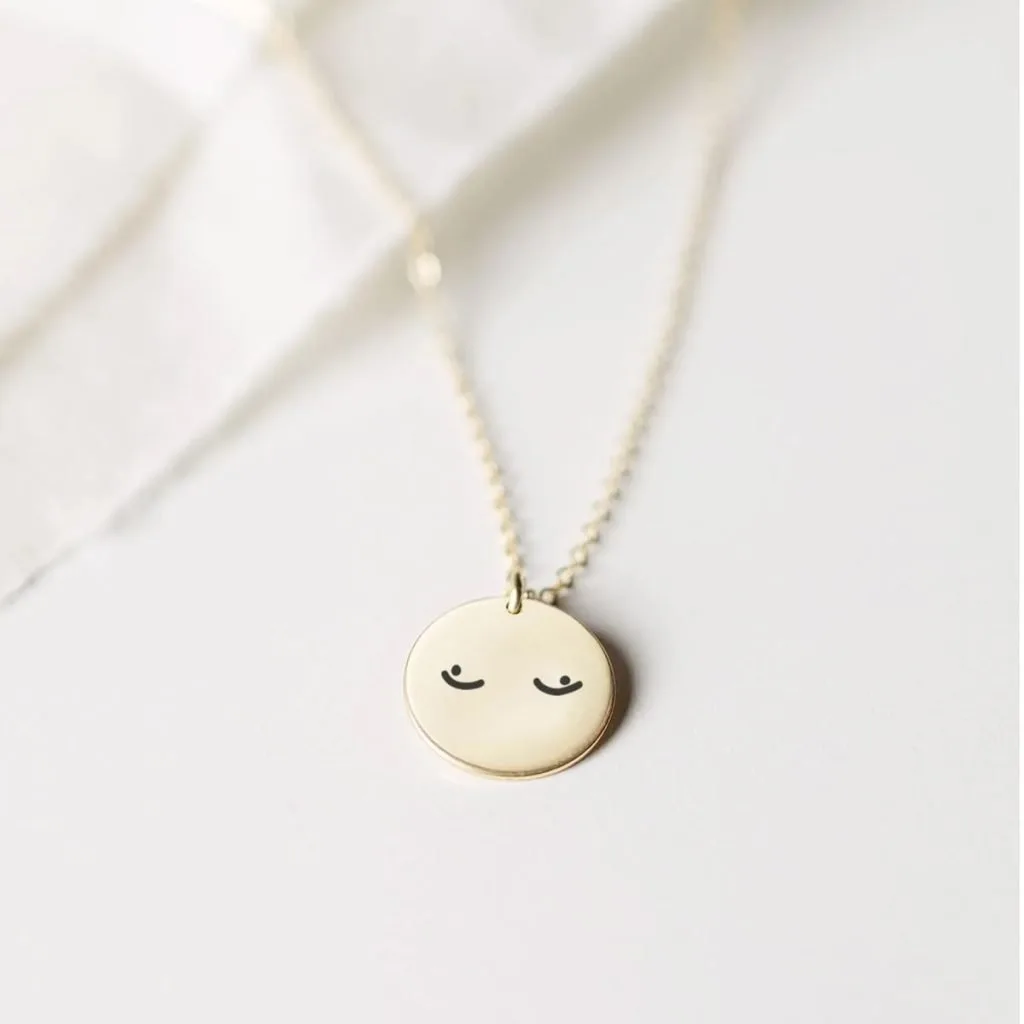 "Itty Bitties" Boobies Halskæde - Personligt Smykke fra Øndig Jewellery. Du støtter med 100 kr. til Støt Brysterne når du køber denne “Itty Bitties” Boobies Halskæde. Din støtte går direkte til forskning i brystkræft..