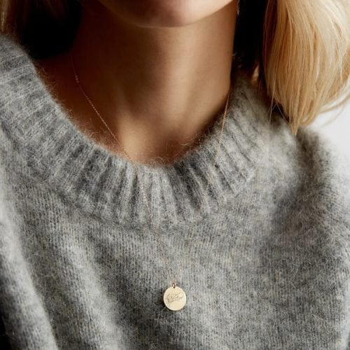 Baby på armen - Personligt Smykke fra Øndig Jewellery. Kærlig moderbinding i elegant smykkeform.