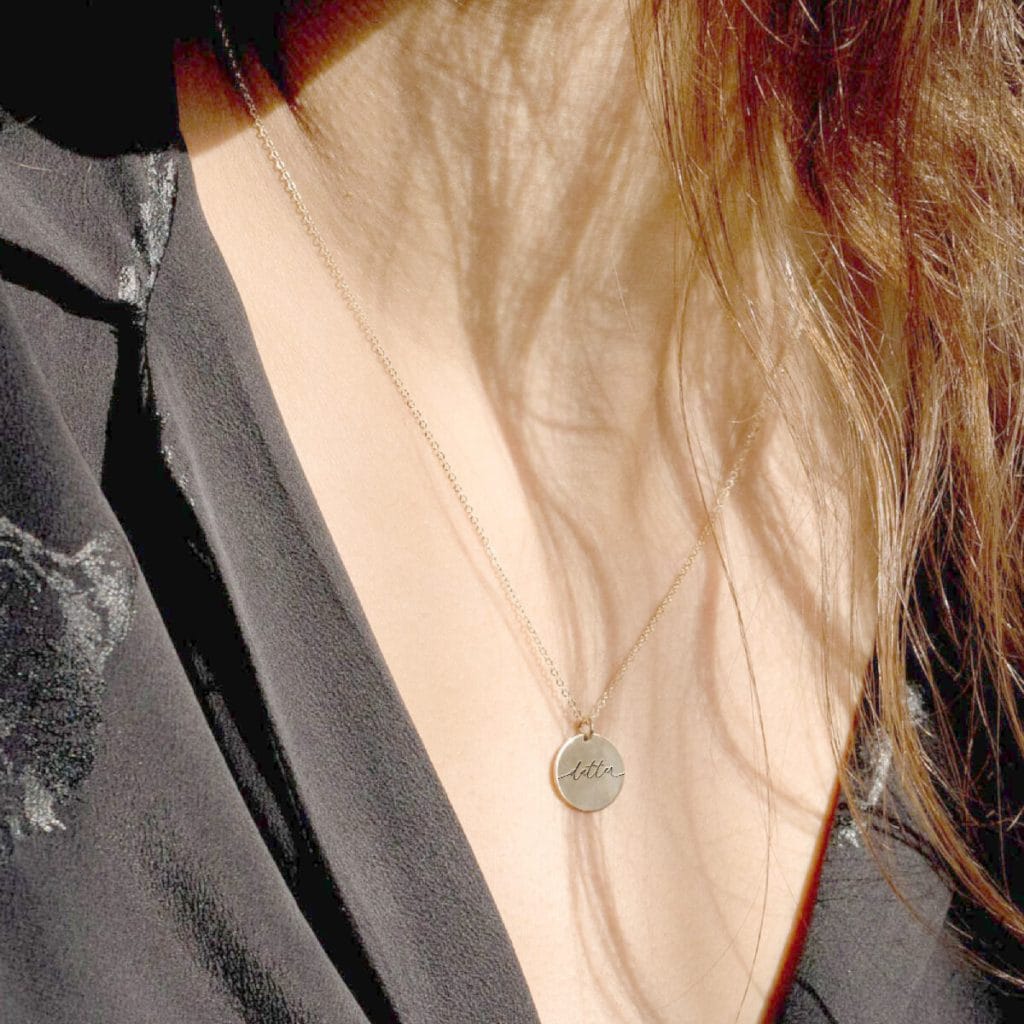 Datter - halskæde - Personligt Smykke fra Øndig Jewellery. Kærlighedsfuld, personlig Datter-halskæde med indgravering.