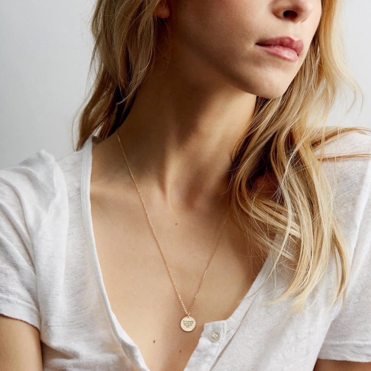 det-har-jeg-aldrig-proevet-foer-sikkert-cirkel-guld-model-jpg Det har jeg aldrig prøvet før, så det klarer jeg helt sikkert! - halskæde - Personligt Smykke fra Øndig Jewellery. Pippi’s optimistisk tilgang til nye udfordringer.