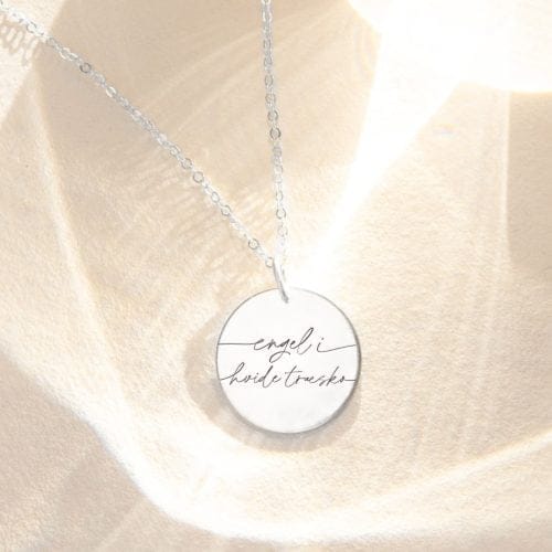 Sygeplejerske halskæde - Engel i hvide træsko - Personligt Smykke fra Øndig Jewellery. Hæder sygeplejersken med smuk halskæde.