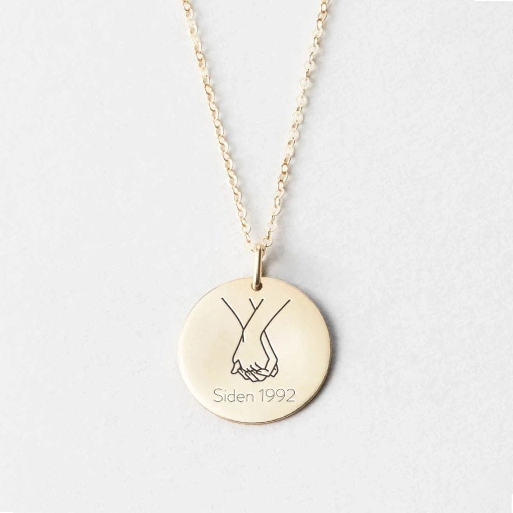 Holder dig i hånden - Personligt Smykke fra Øndig Jewellery. Nærvær og kærlighed tæt på hjertet.