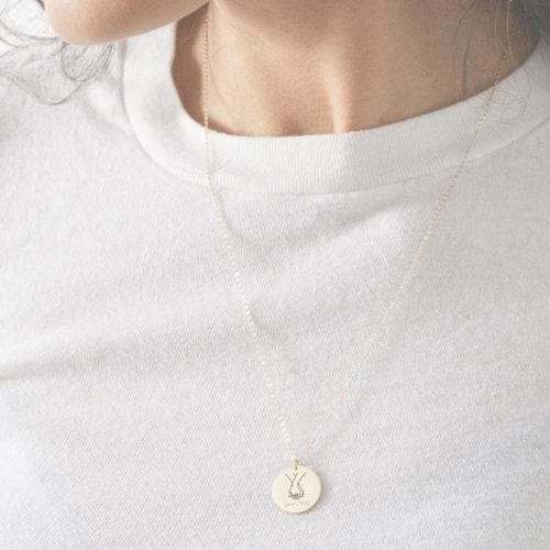 Holder dig i hånden - Personligt Smykke fra Øndig Jewellery. Nærvær og kærlighed tæt på hjertet.