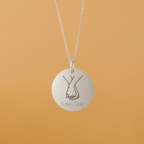 Holder dig i hånden - Personligt Smykke fra Øndig Jewellery. Nærvær og kærlighed tæt på hjertet.
