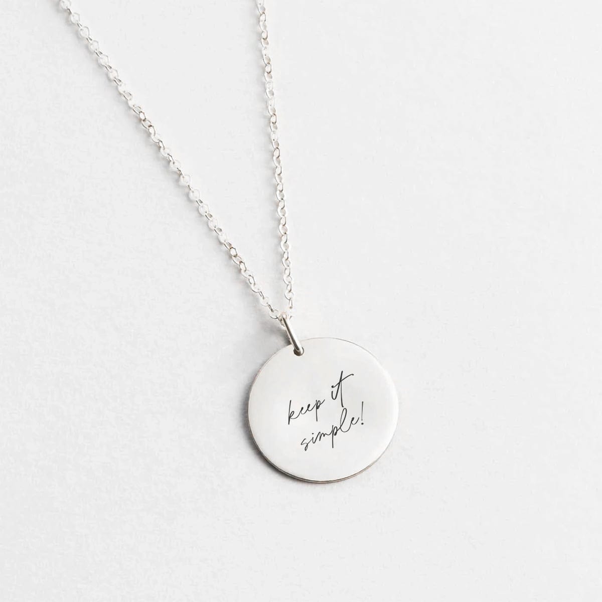 keep-it-simple-halskaede-med-tekst-cirkel-silver-jpg Keep it simple - halskæde - Personligt Smykke fra Øndig Jewellery. En minimalistisk tilgang til livet.