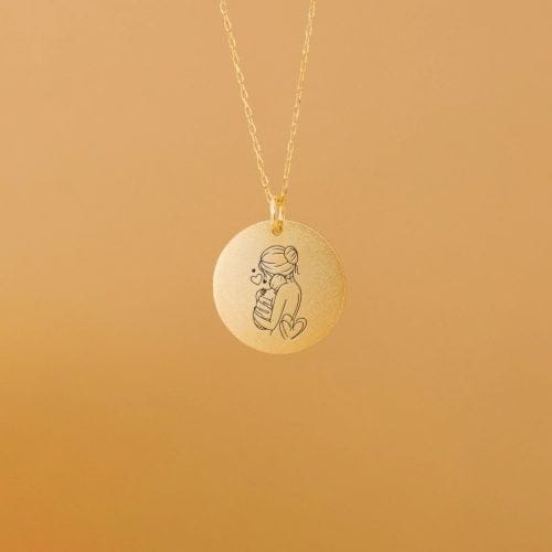 Nyfødt baby med mor - Personligt Smykke fra Øndig Jewellery. Kærlighedsbånd i smukt smykke.