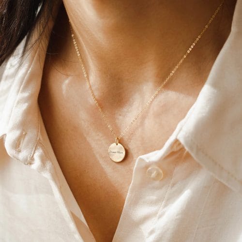 Power Mom - halskæde - Personligt Smykke fra Øndig Jewellery. En anerkendelse af moderskabets styrke og sejhed.