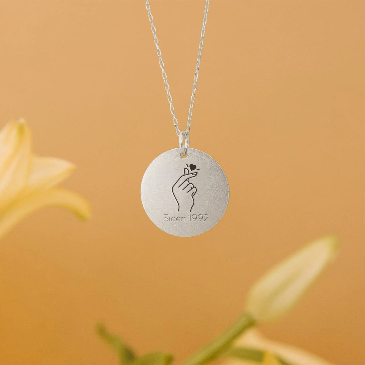 snap-the-heart-cirkel-product-image-oendig-03-jpg Knips, det lille hjerte - Personligt Smykke fra Øndig Jewellery. Knips – Personlig kærlighedshilsen om halsen.