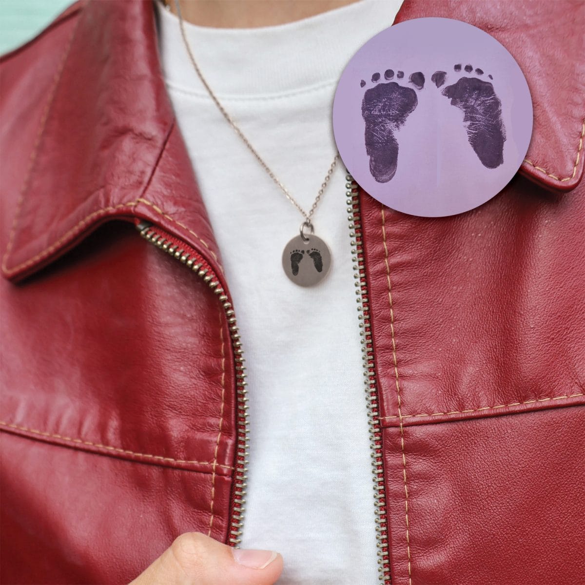 dit-barns-foedder-circle-4.jpg Dit barns fødder halskæde - Personligt Smykke fra Øndig Jewellery. Din kærlighed foreviget i et unikt smykke