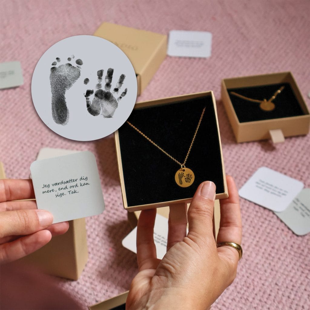 Fod- og håndaftryk halskæde - Personligt Smykke fra Øndig Jewellery. Unikt minde – personlig fod- og håndaftryk