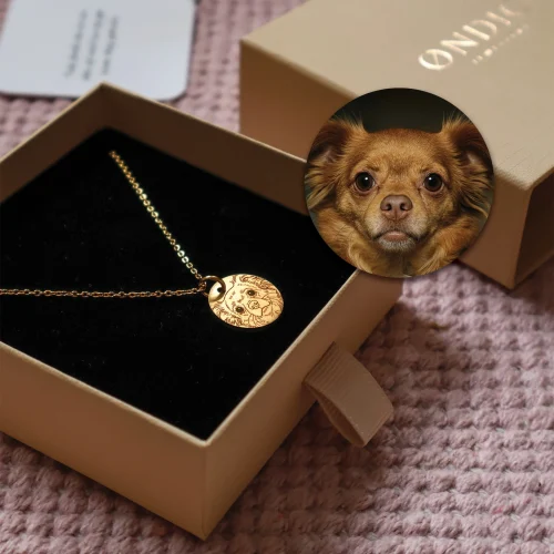 Din hunds ansigt i håndtegnet lineart på halskæde - Personligt Smykke fra Øndig Jewellery. Forevig din hund med personlig halskæde