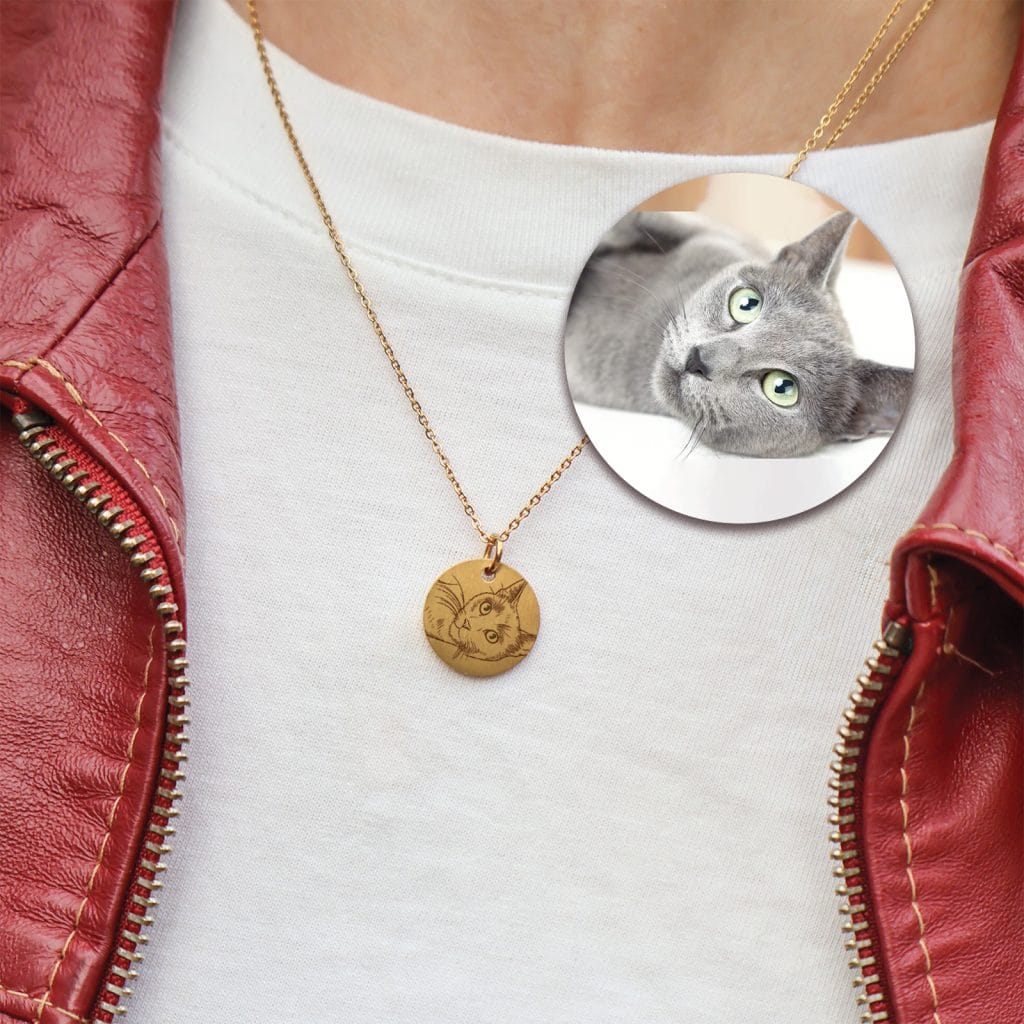Din kats ansigts i håndtegnet lineart på halskæde - Personligt Smykke fra Øndig Jewellery. Forevig din kat med personligt smykke