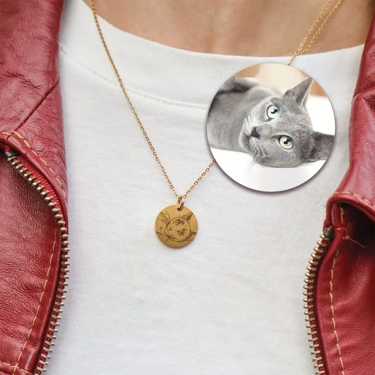 Din kats ansigts i håndtegnet lineart på halskæde - Personligt Smykke fra Øndig Jewellery. Forevig din kat med personligt smykke