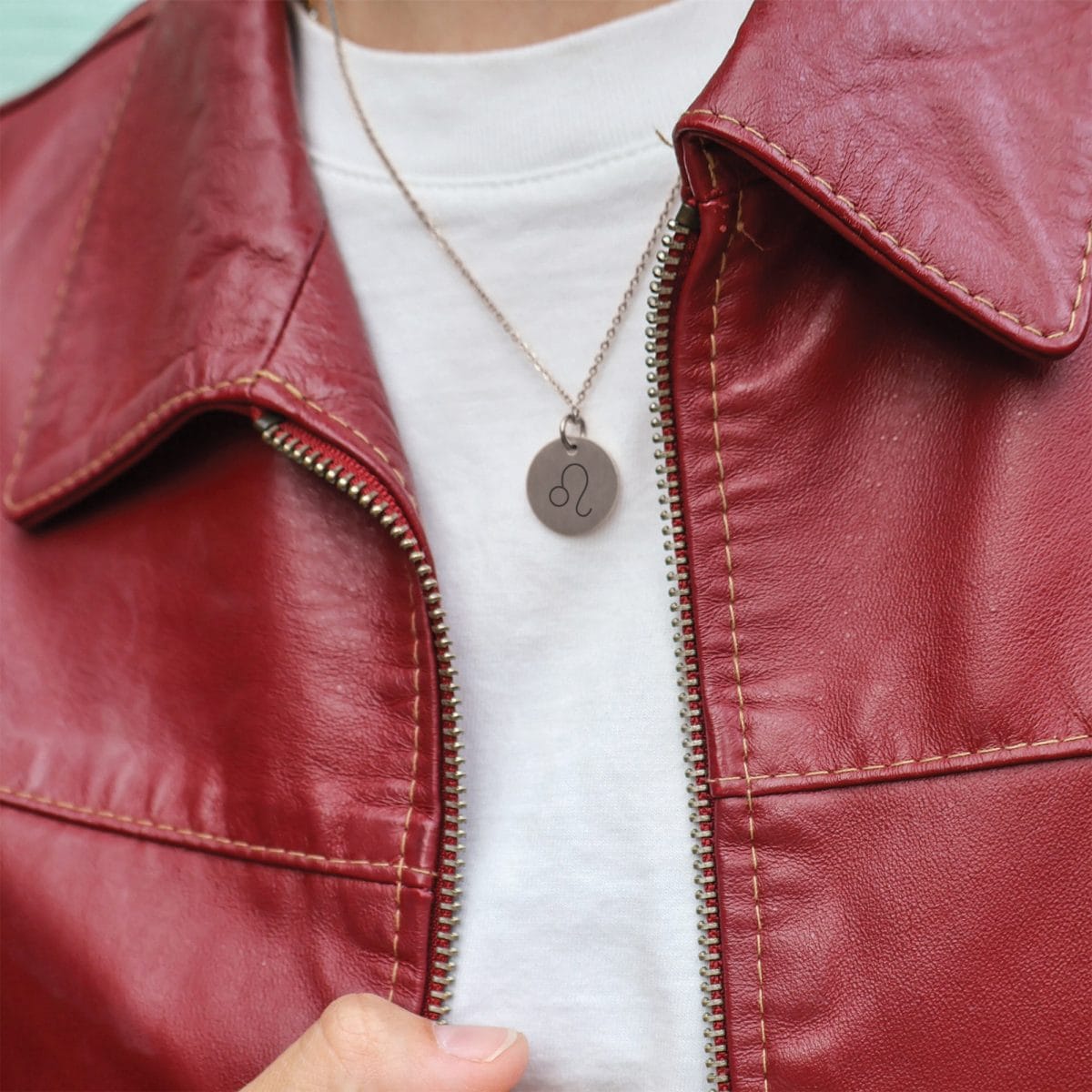 loven-stjernetegn-cirkel-4.jpg Løven Stjernetegn - Personligt Smykke fra Øndig Jewellery. Stjernetegnet Løven - Personliggør dit smykke