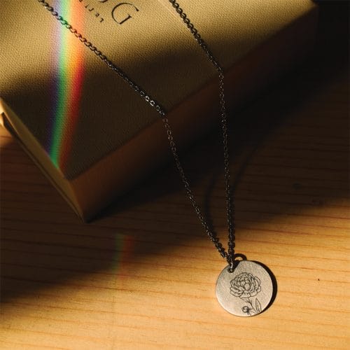 Pæon Line Art - Personligt Smykke fra Øndig Jewellery. Perfekt gave med personlig bagside