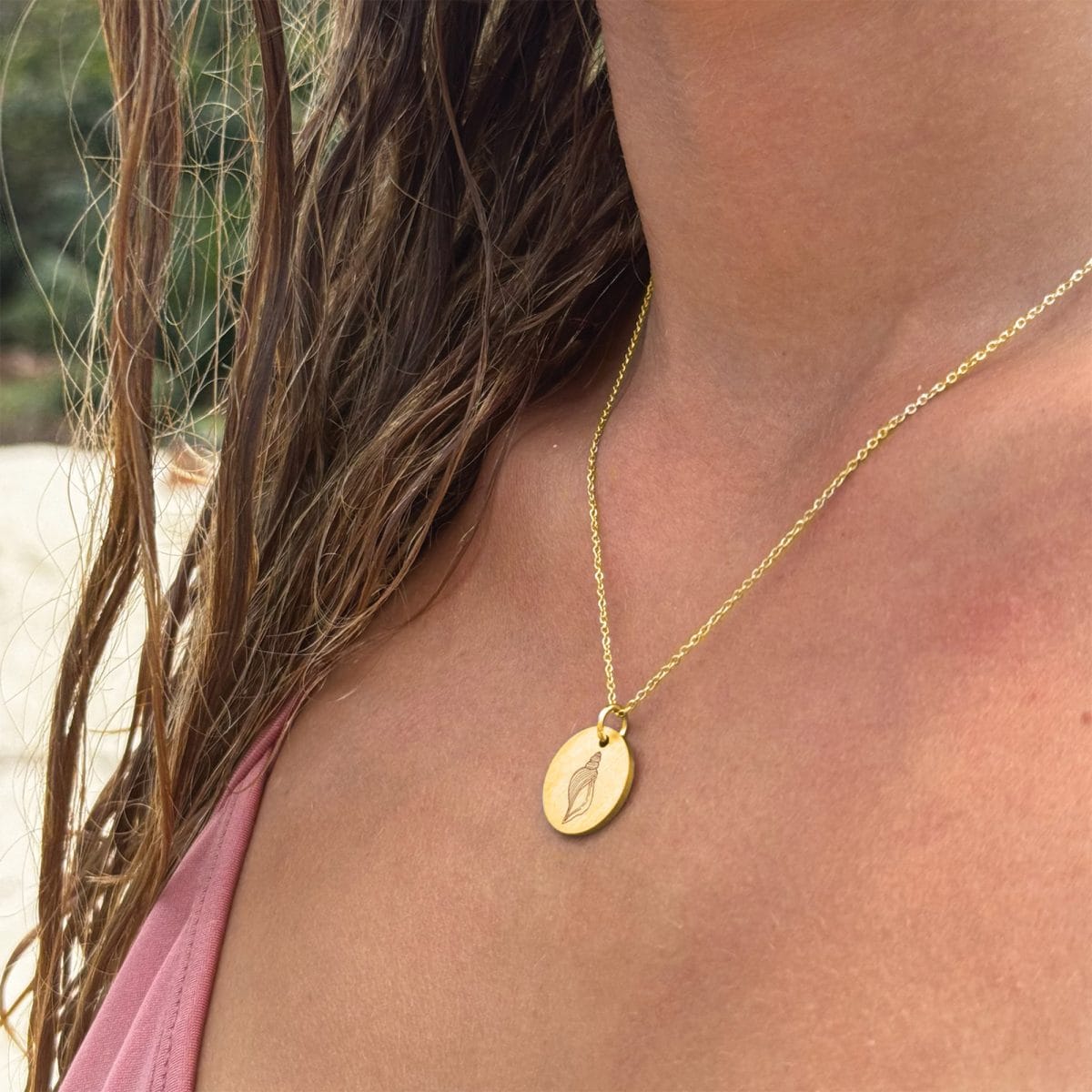 shell-03-circle-1.jpg Konkylie halskæde - 01 - Personligt Smykke fra Øndig Jewellery. En uforglemmelig gave til nære relationer