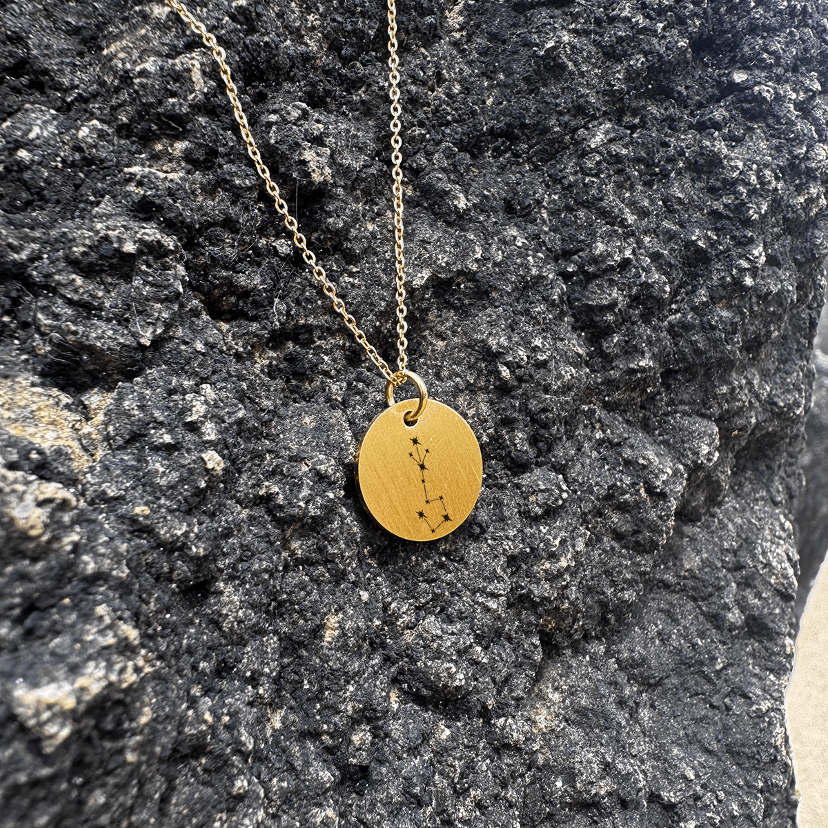 Skorpionen Stjernebillede - Personligt Smykke fra Øndig Jewellery. Stjernebilledet Skorpionen - kan personligøres