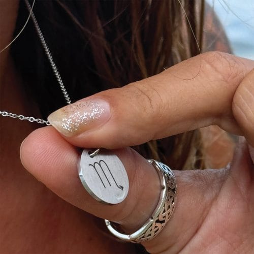 skorpionen-stjernetegn-cirkel-3.jpg Skorpionen Stjernetegn - Personligt Smykke fra Øndig Jewellery. Stjernetegnet Skorpionen - Personliggør dit smykke