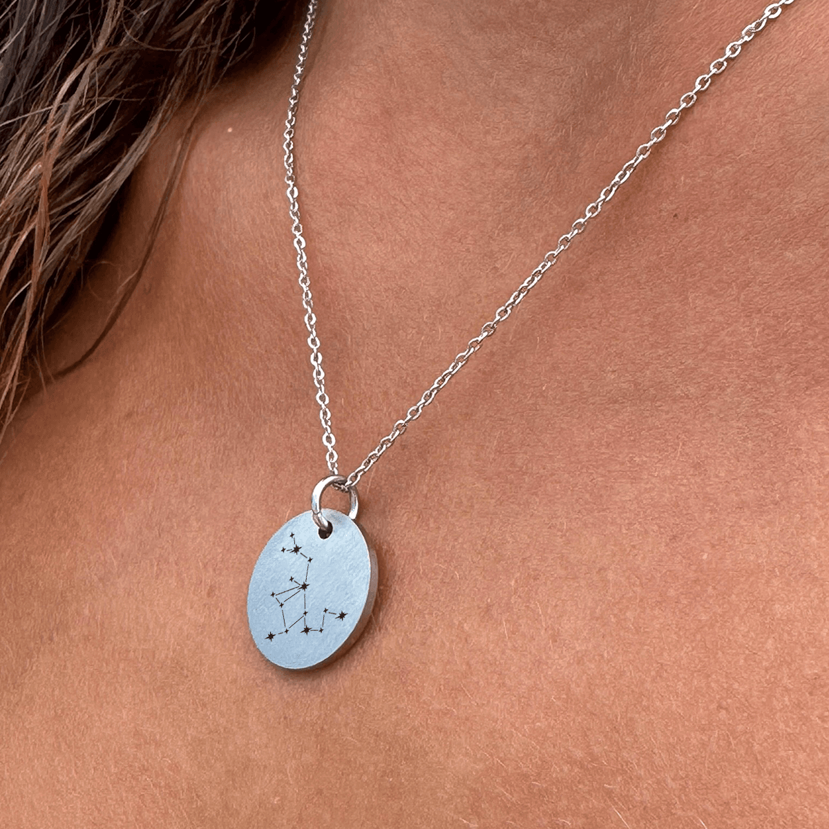 skytten-stjernebillede-cirkel-3.png Skytten Stjernebillede - Personligt Smykke fra Øndig Jewellery. Stjernebilledet Skytten - kan personligøres