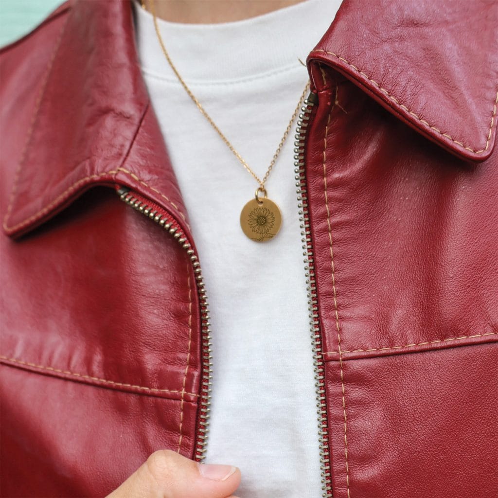 Solsikke Line Art - Personligt Smykke fra Øndig Jewellery. Skab minder med personlig gravering