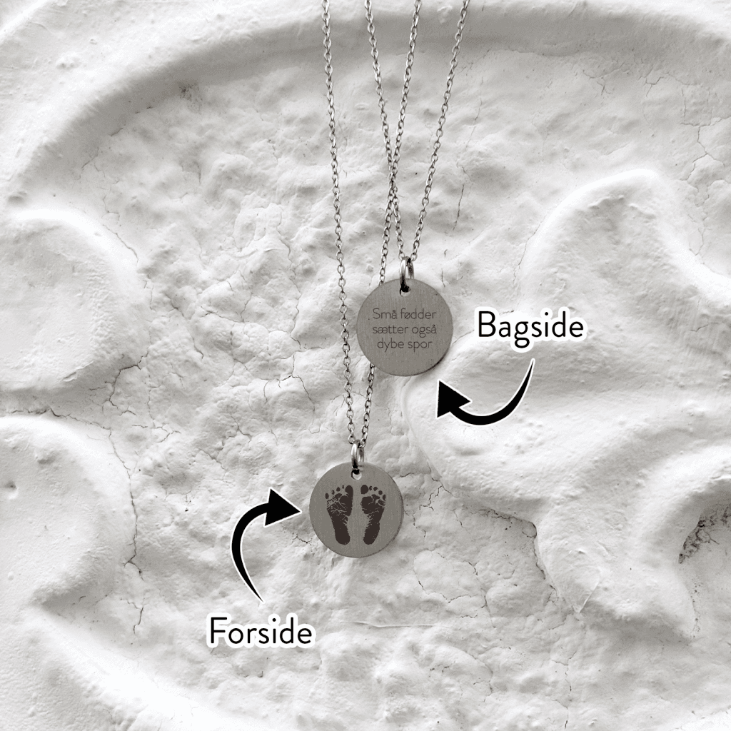 Små fødder sætter også dybe spor - Personligt Smykke fra Øndig Jewellery. Giv kærlighed med et personligt smykke
