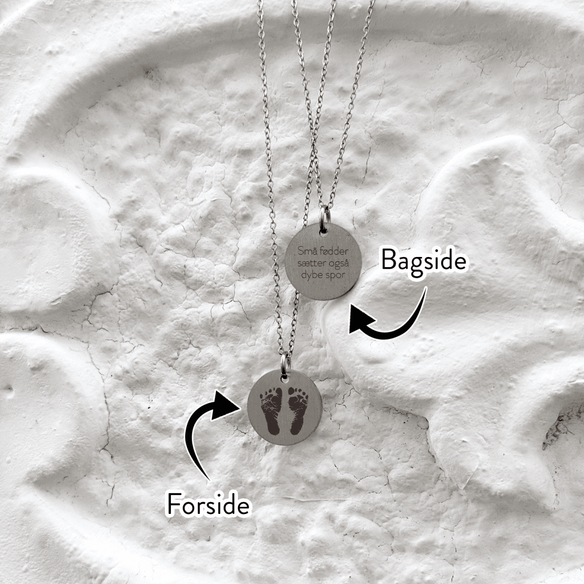 smaa-foedder-cirkel-2.png Små fødder sætter også dybe spor - Personligt Smykke fra Øndig Jewellery. Giv kærlighed med et personligt smykke