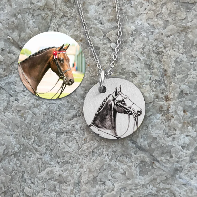 Fotohalskæde af din hest - Personligt Smykke fra Øndig Jewellery. Bær din hest tæt på hjertet